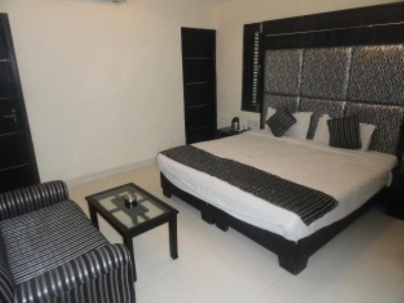 Treebo Mehar Castle Hotel Delhi  Exterior photo