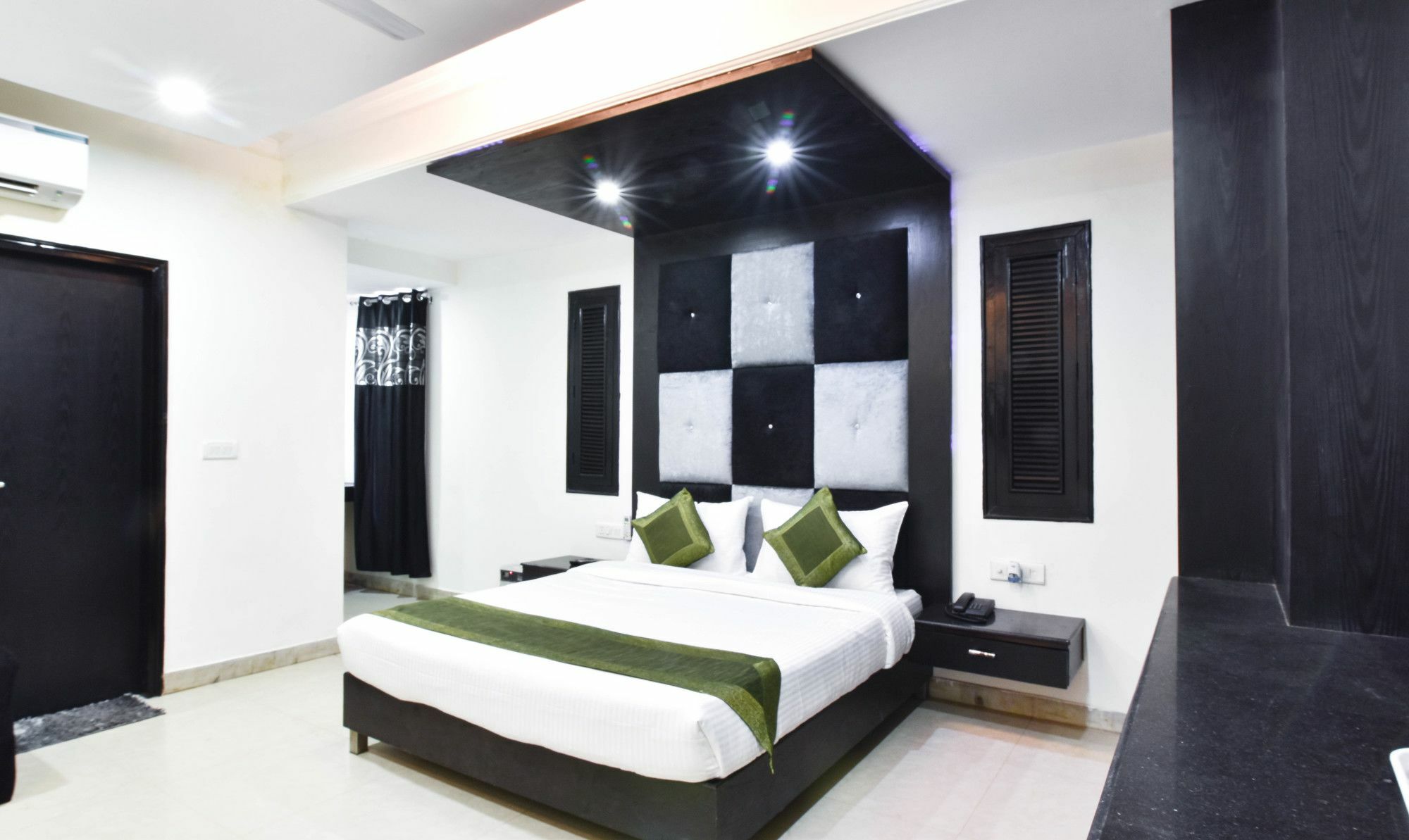 Treebo Mehar Castle Hotel Delhi  Exterior photo